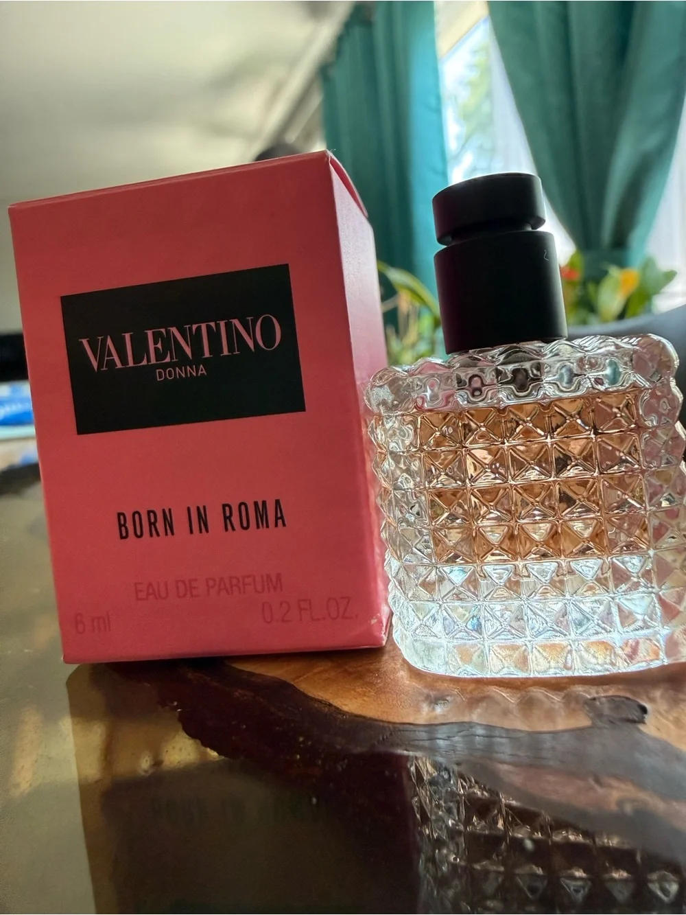 Valentino Born in Roma Dona